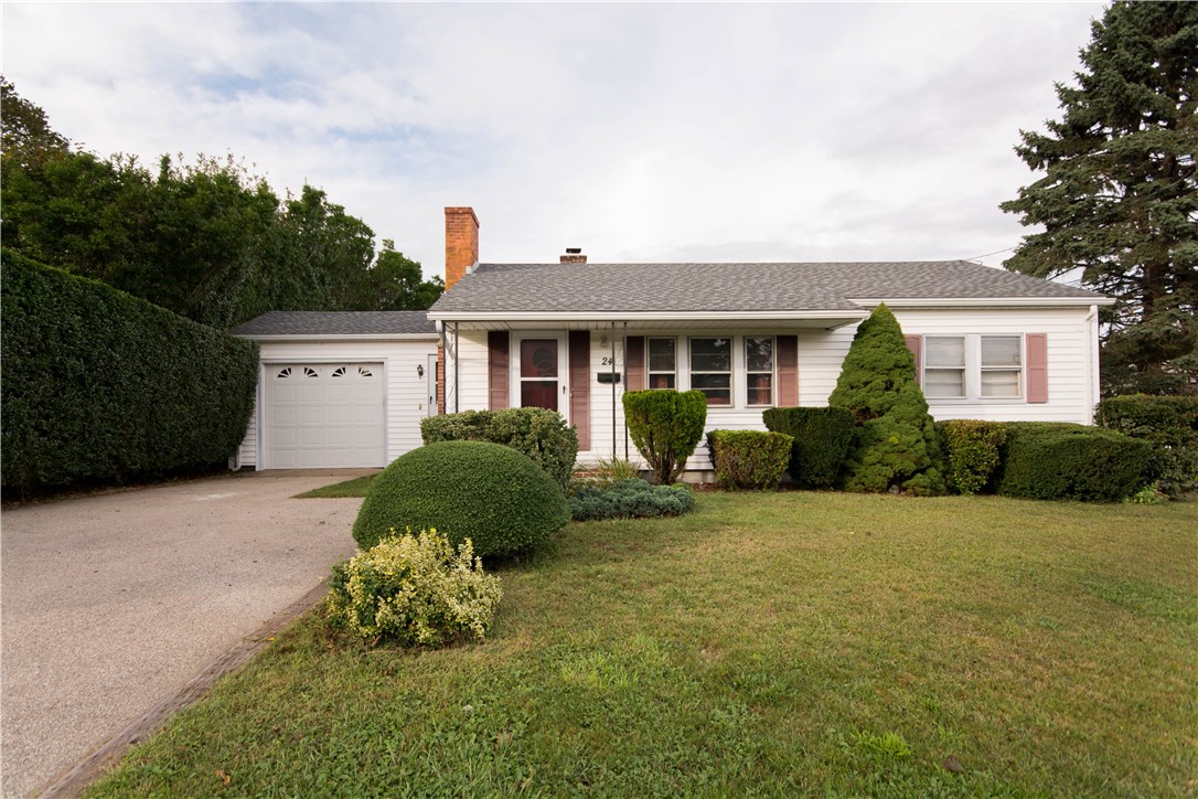 24 Rockwood Road Middletown, RI 02842 - Photo 1 of 25 24 Rockwood Road Middletown, RI