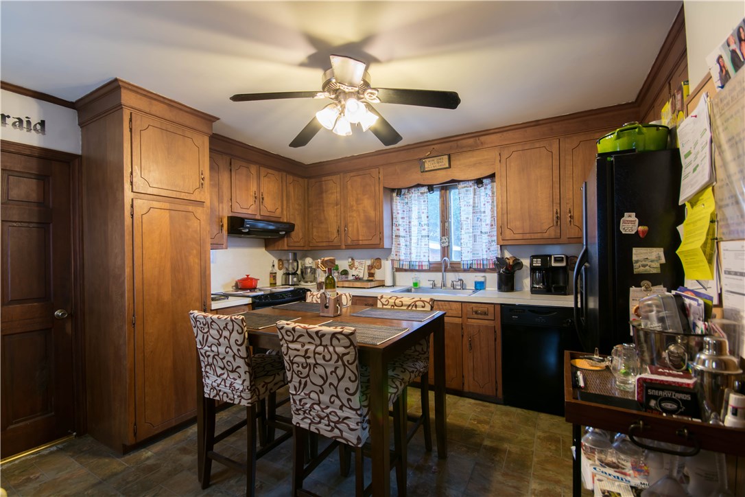 24 Rockwood Road Middletown, RI 02842 - Photo 11 of 25 24 Rockwood Road Middletown, RI