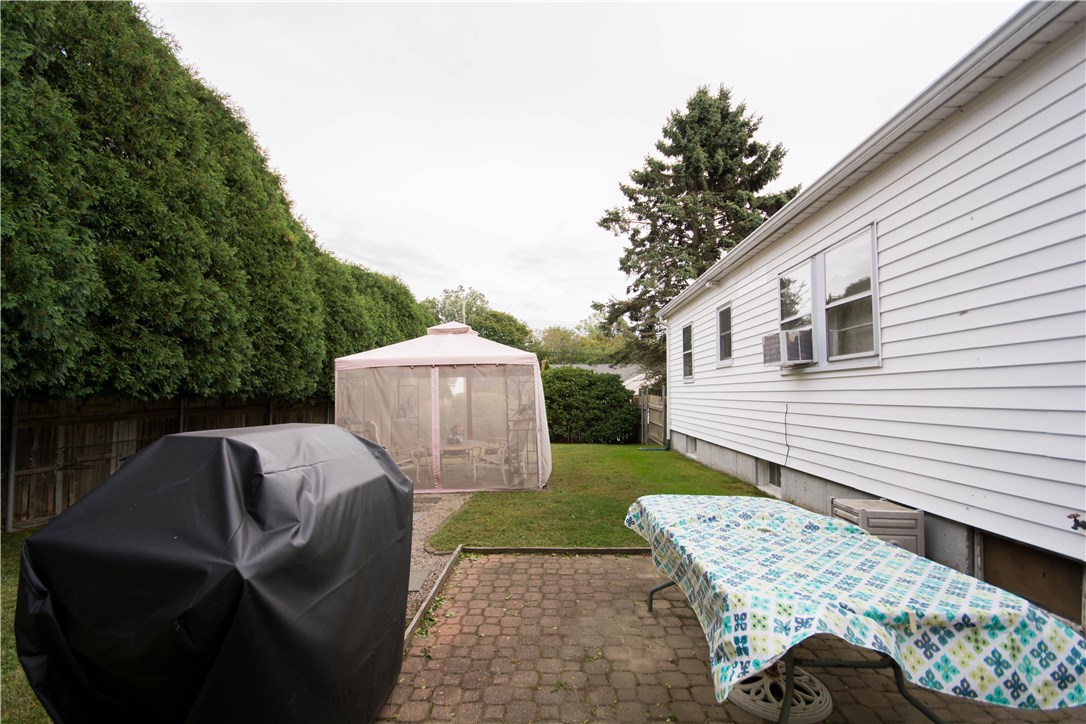 24 Rockwood Road Middletown, RI 02842 - Photo 21 of 25 24 Rockwood Road Middletown, RI