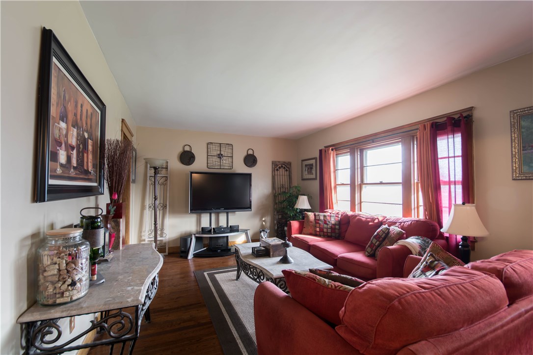 24 Rockwood Road Middletown, RI 02842 - Photo 6 of 25 24 Rockwood Road Middletown, RI