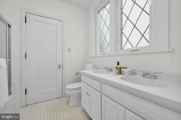 $525,000 | 1811 Mahantongo Street, Pottsville, PA 17901