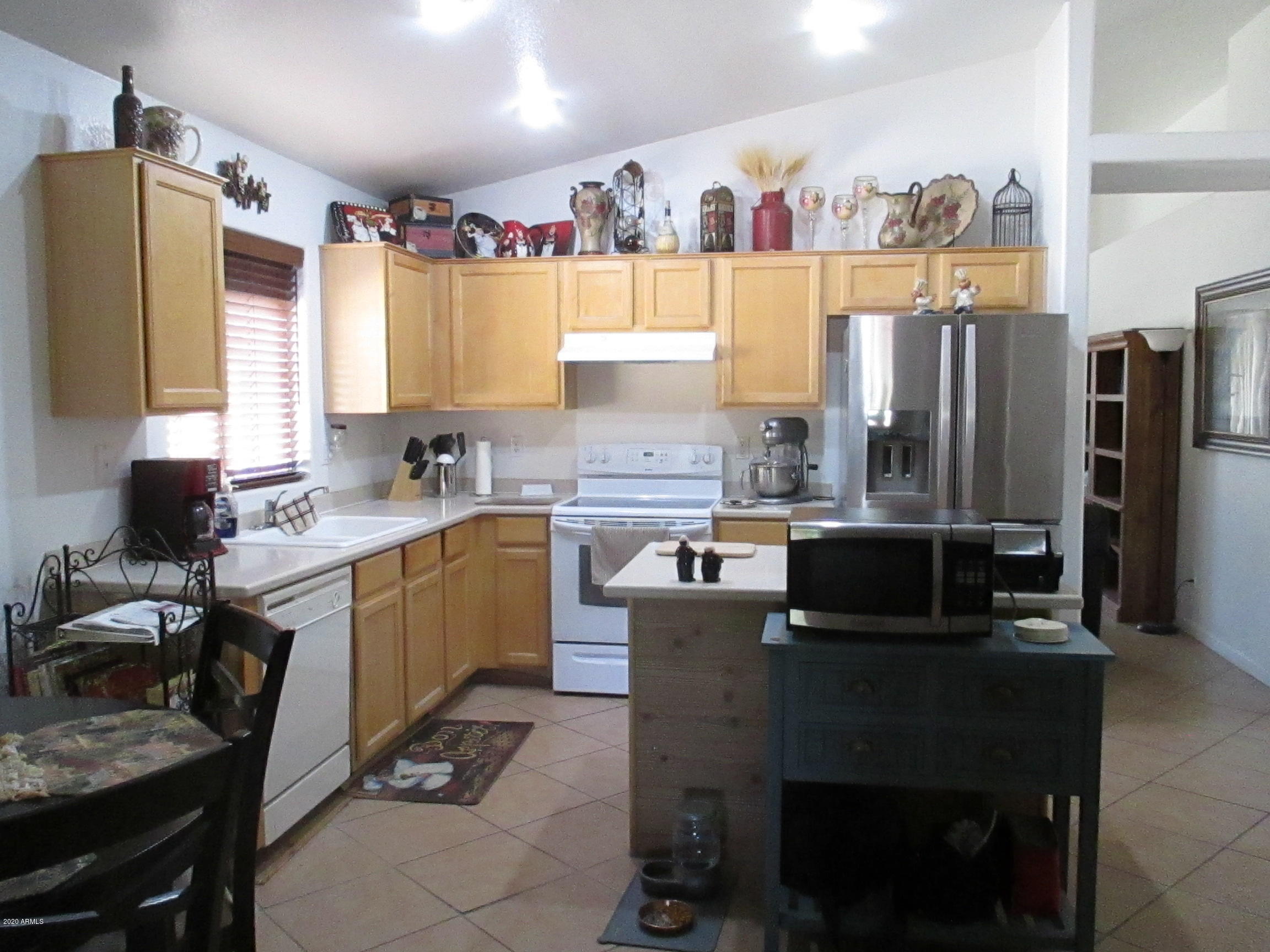 2114 West Vineyard Road Phoenix, AZ 85041 - Photo 3 of 3 IMG_1315