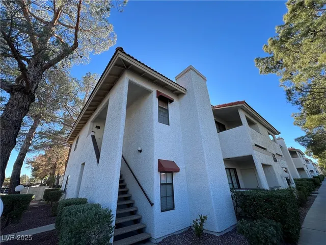 $2,300 | 6611 West Tropicana Avenue, Unit 201, Las Vegas, NV 89103