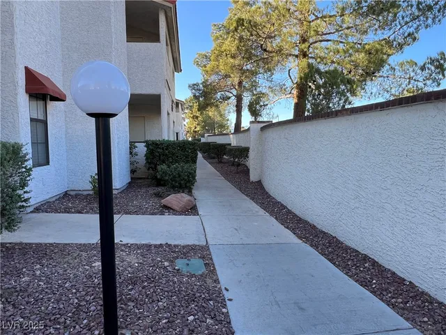 $2,300 | 6611 West Tropicana Avenue, Unit 201, Las Vegas, NV 89103