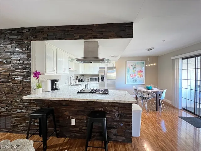 $2,300 | 6611 West Tropicana Avenue, Unit 201, Las Vegas, NV 89103