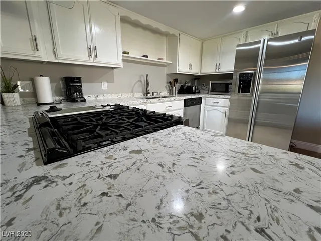 $2,300 | 6611 West Tropicana Avenue, Unit 201, Las Vegas, NV 89103