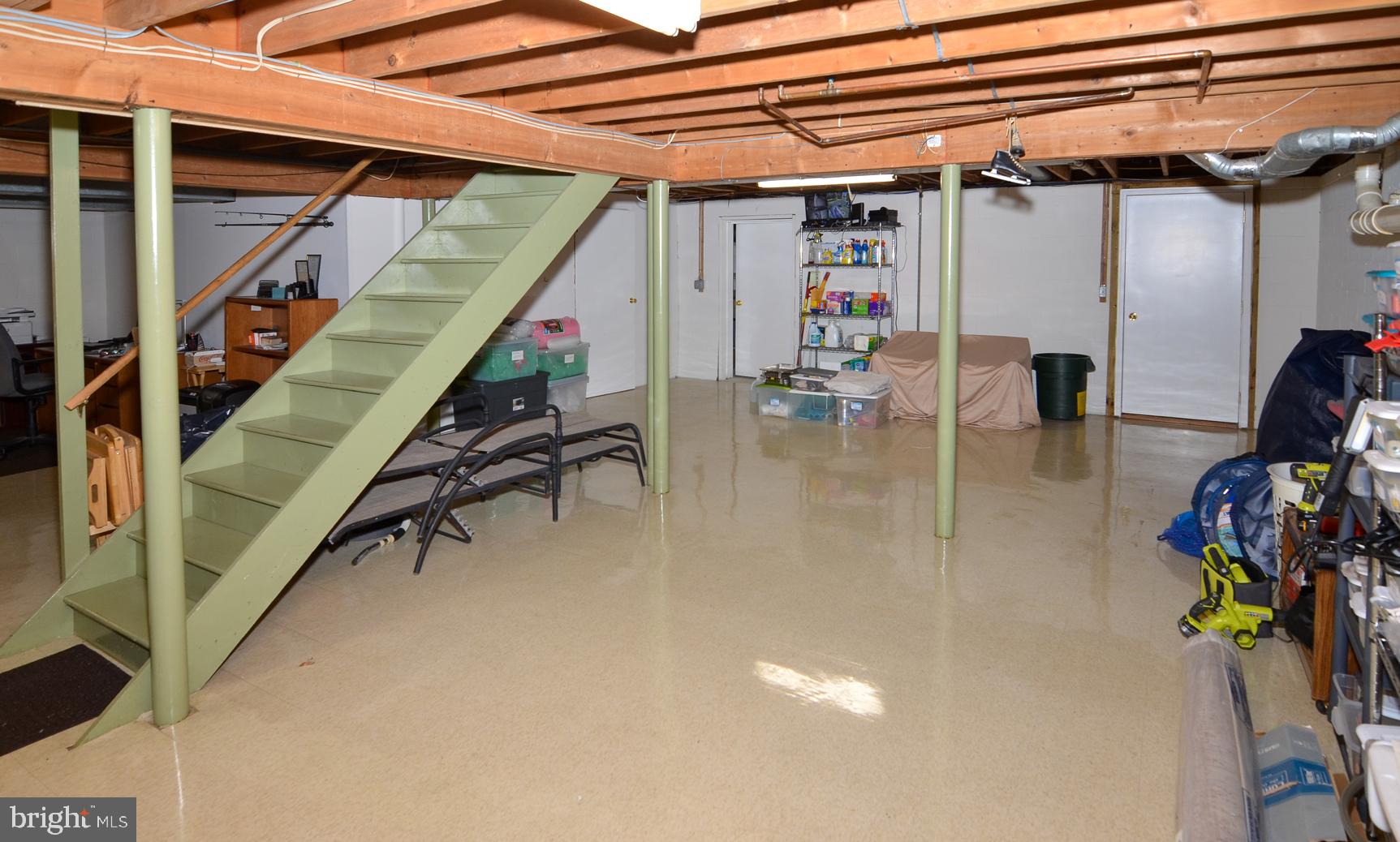 3 Aqua Terrace Hamilton, NJ 08620 - Photo 34 of 39 a view of entryway