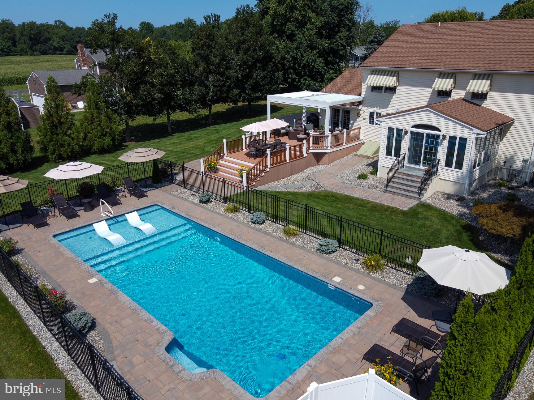 3 Aqua Terrace Hamilton, NJ 08620 - Photo 4 of 39 a view of a patio with chairs and a table