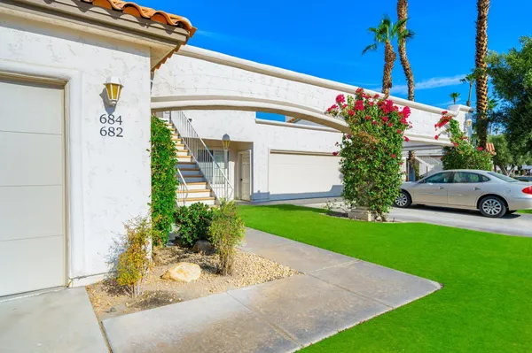 $545,000 | 684 Vista Lago Circle North, Palm Desert, CA 92211