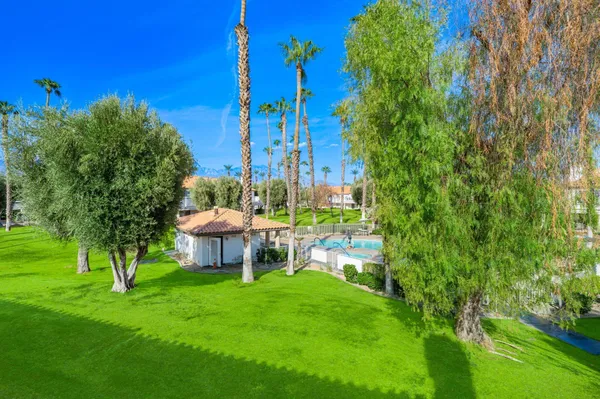 $545,000 | 684 Vista Lago Circle North, Palm Desert, CA 92211