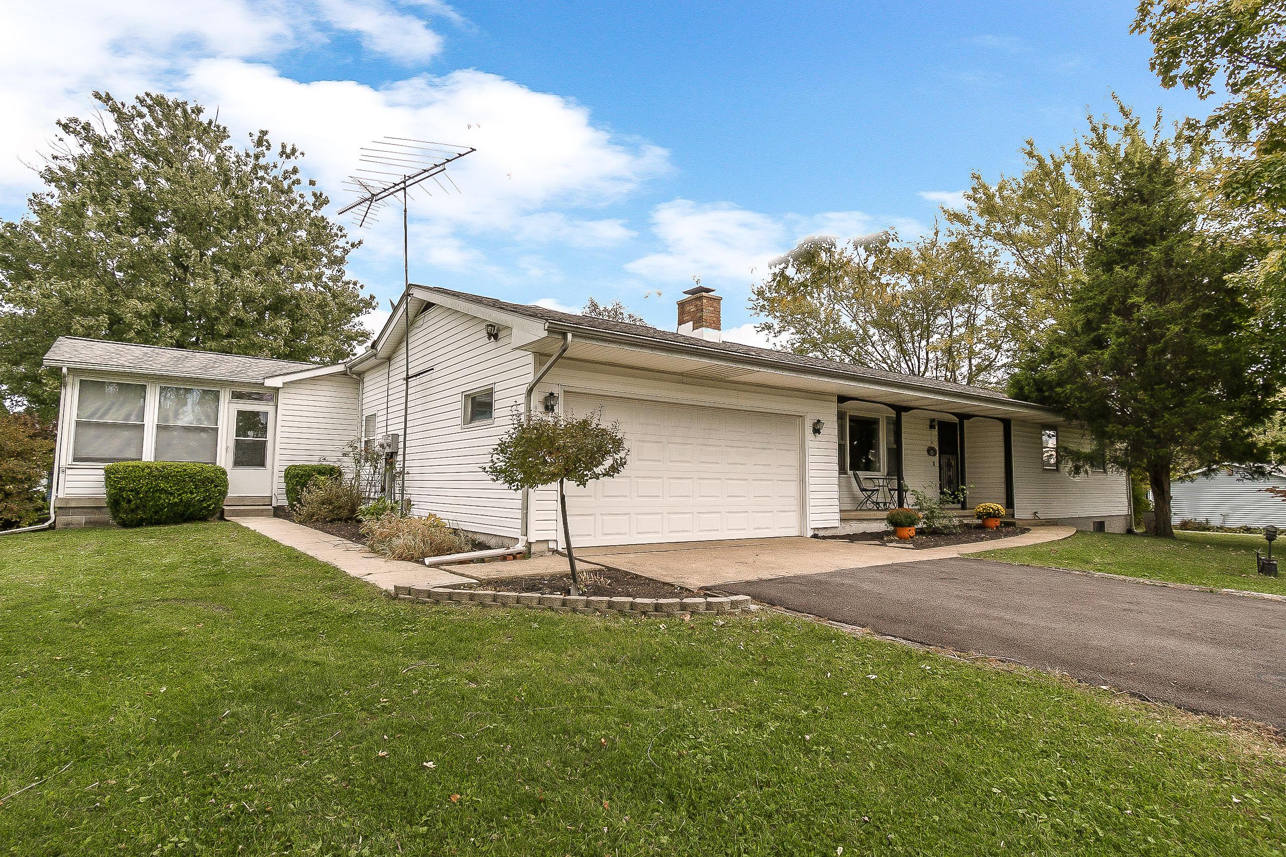 10529 York Road Southwest Etna, OH 43062 - Photo 1 of 44