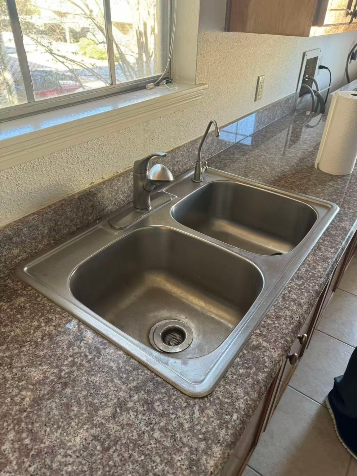 1515 Sandy Springs Road, Unit 2002 Houston, TX 77042 - Photo 15 of 19 a close view of sink and tap