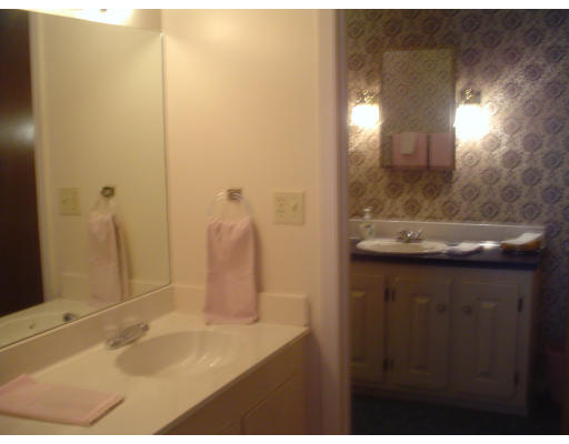 33 Spit Brook Road, Unit A 11 Nashua, NH 03060 - Photo 8 of 12 Gallery Image 8