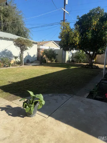 a view of a lake from a yard