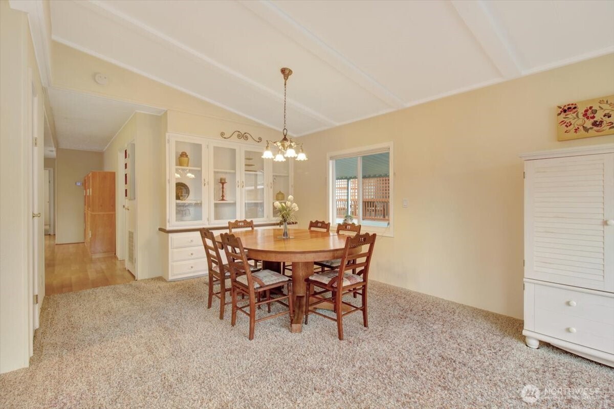 815 124th Street Southwest, Unit 52 Everett, WA 98204 - Photo 10 of 40