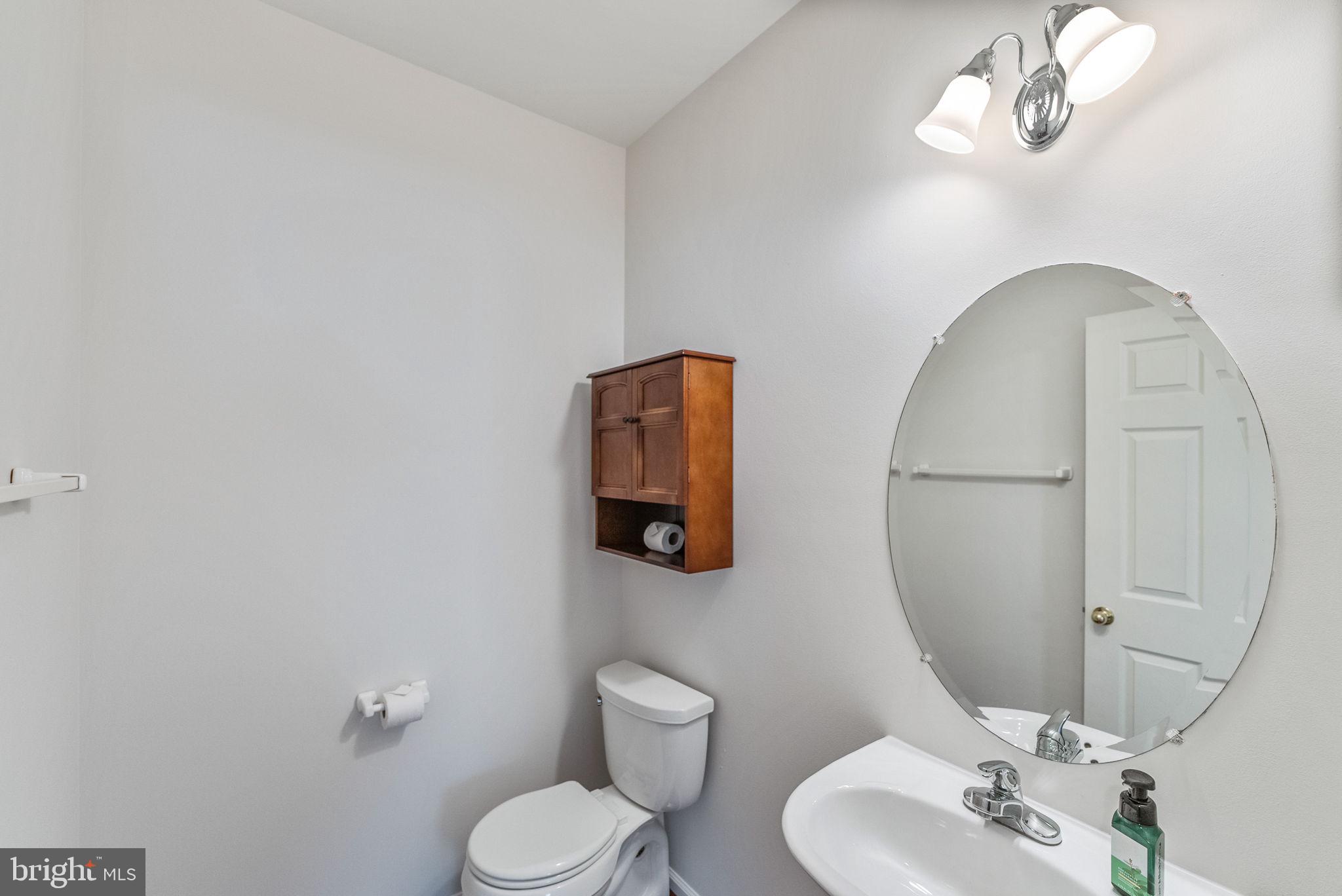 9403 North Laurel Road Laurel, MD 20723 - Photo 19 of 49 Powder room