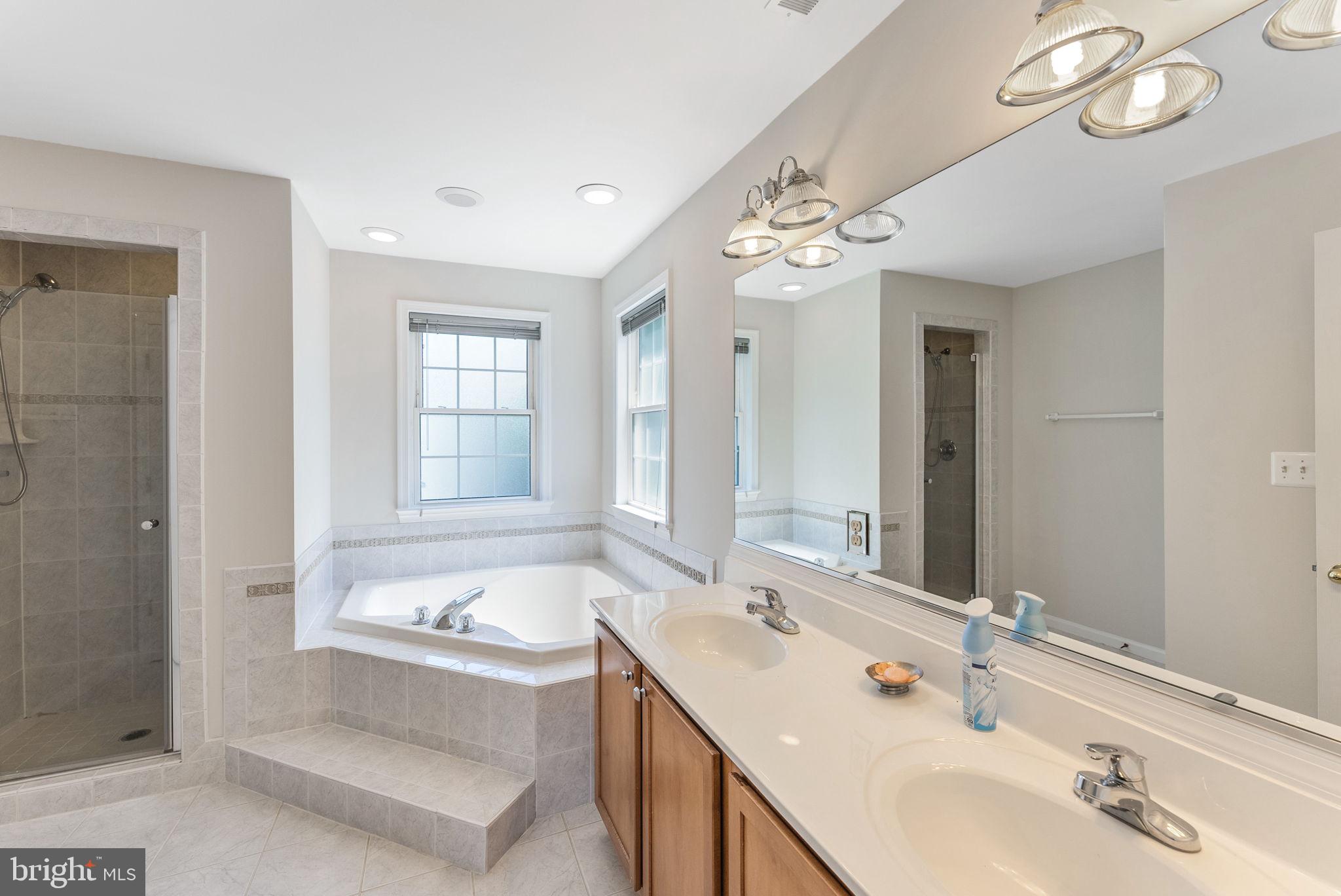 9403 North Laurel Road Laurel, MD 20723 - Photo 30 of 49 Primary Bath