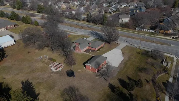 $895,000 | 15590 Antioch Road, Overland Park, KS 66221