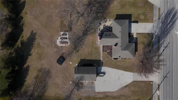 $895,000 | 15590 Antioch Road, Overland Park, KS 66221