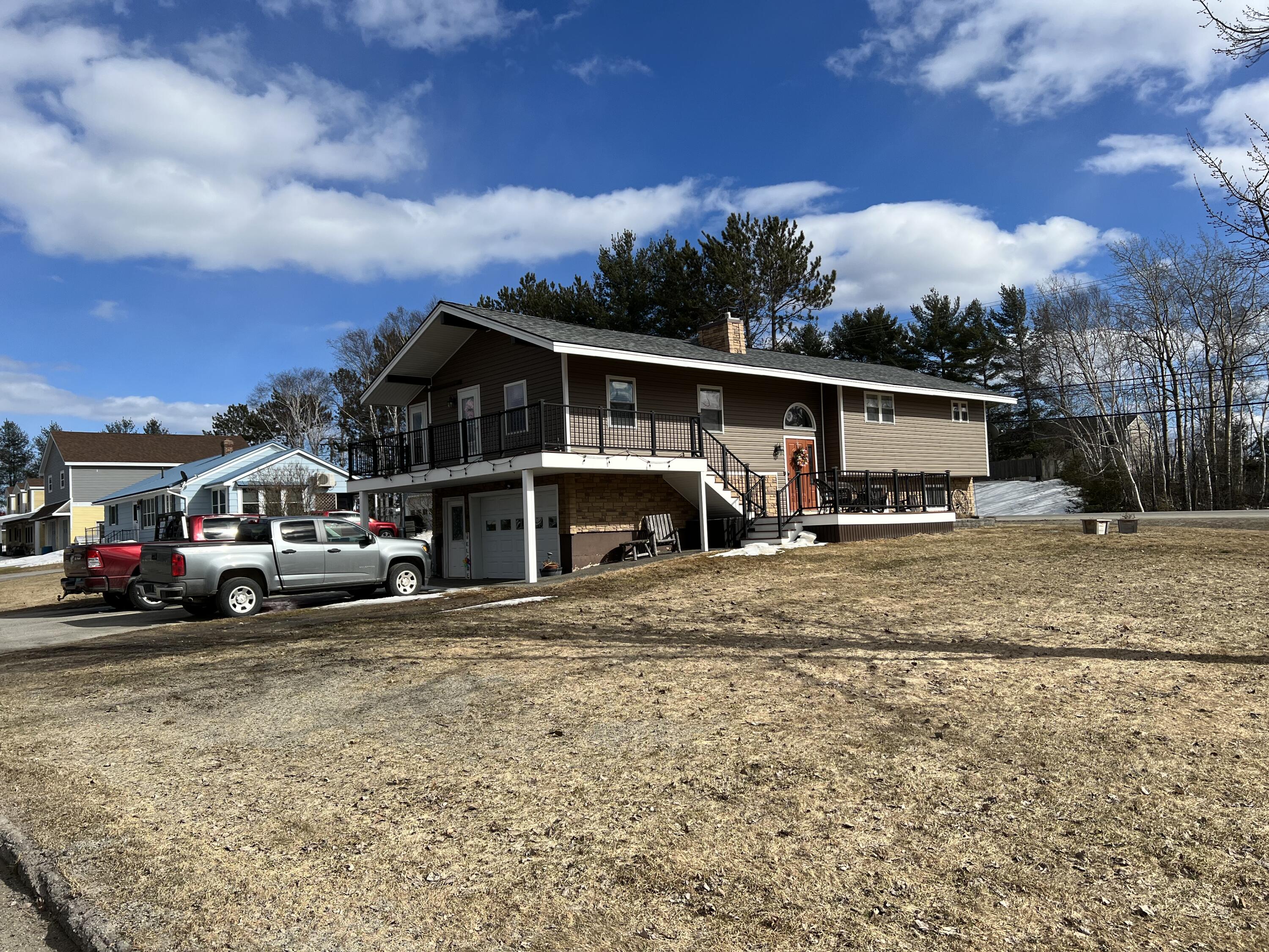 4 Field Street Millinocket, ME 04462 - Photo 3 of 38 9006BD7E-5CBF-407D-B21F-203FB9D10BCA