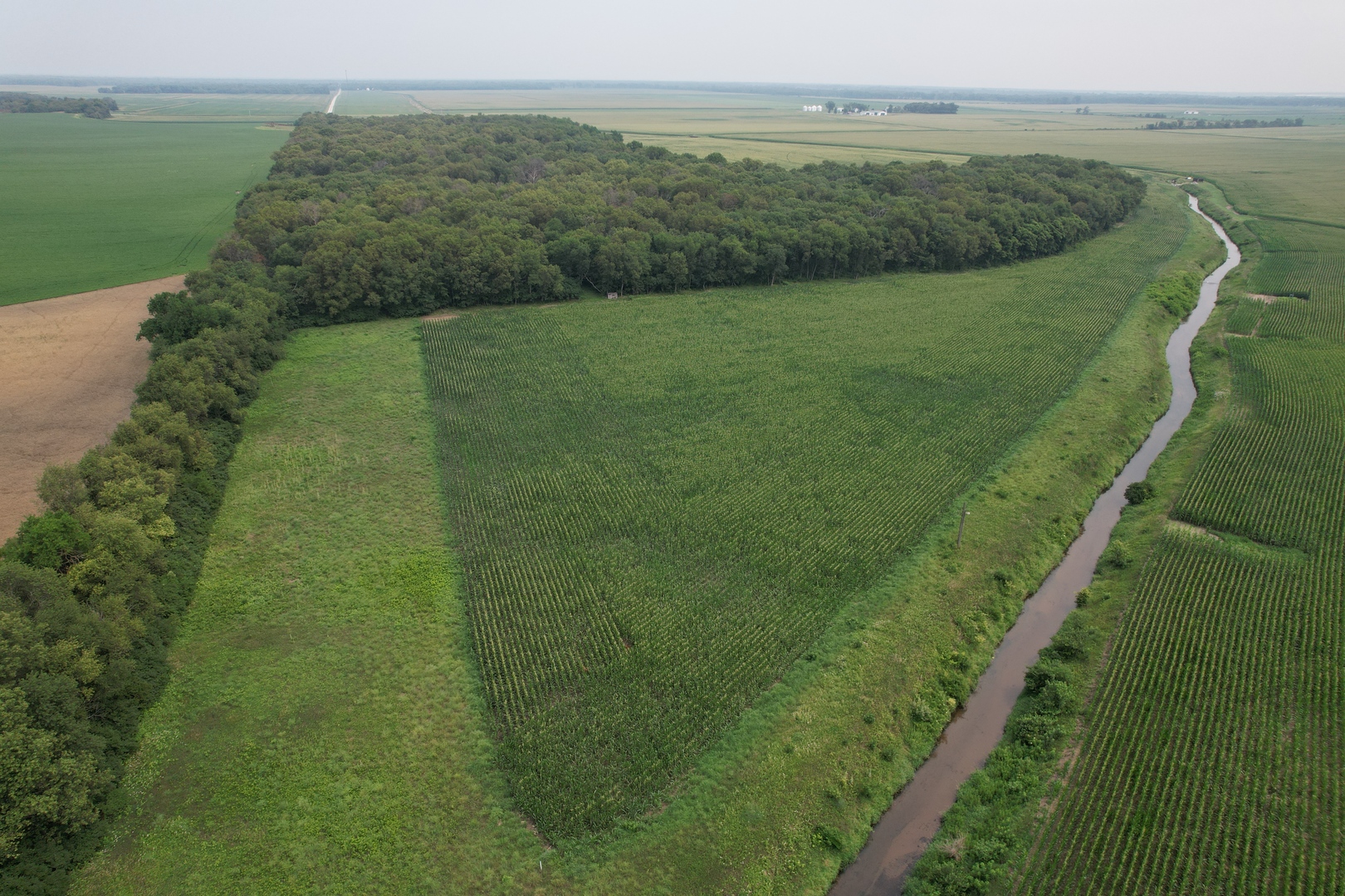 0 7000s Road St. Anne, IL 60964 - Photo 5 of 50 a view of a field with an ocean