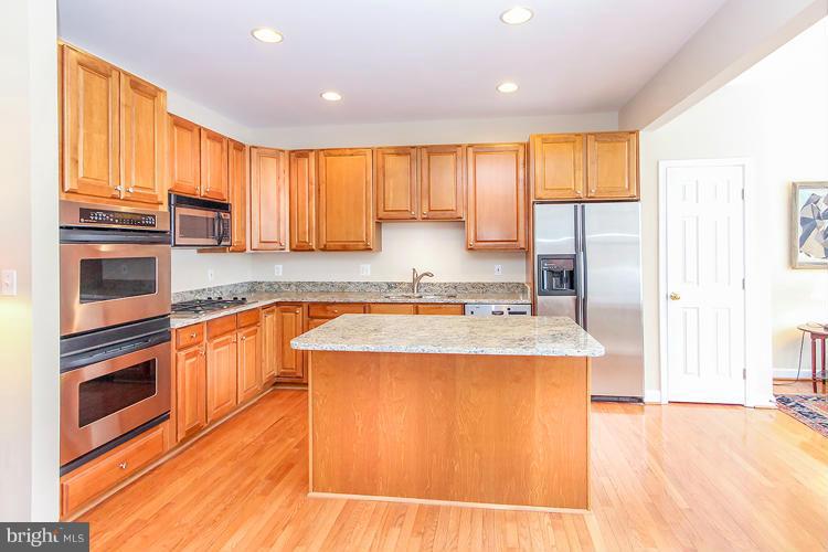 2500 Brenton Point Drive Reston, VA 20191 - Photo 13 of 30 Kitchen