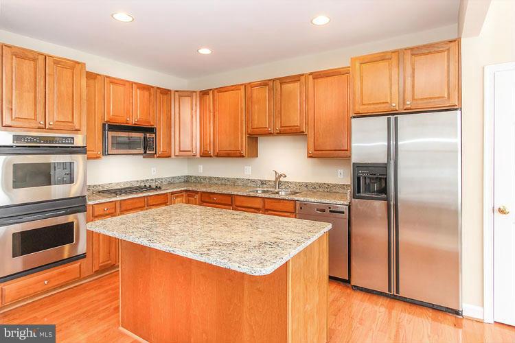 2500 Brenton Point Drive Reston, VA 20191 - Photo 14 of 30 Kitchen