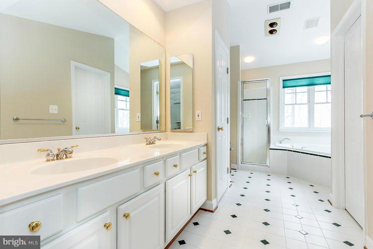 2500 Brenton Point Drive Reston, VA 20191 - Photo 20 of 30 Bath (Master)