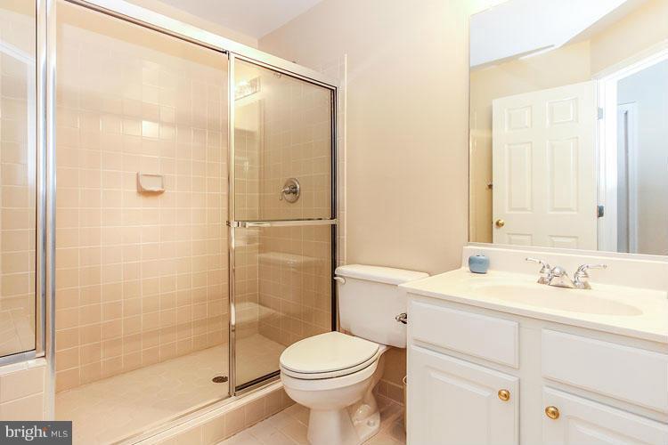 2500 Brenton Point Drive Reston, VA 20191 - Photo 28 of 30 Bath