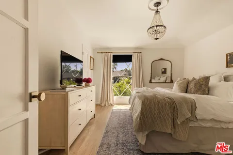 $1,995,000 | 4600 Varna Avenue, Sherman Oaks, CA 91423