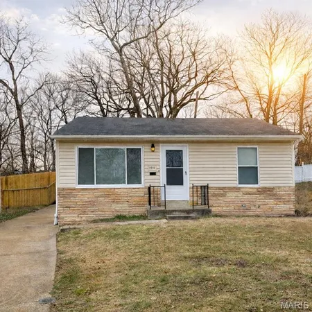 $1,575 | 2512 Tamm Avenue, St. Louis, MO 63139