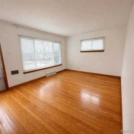 $1,575 | 2512 Tamm Avenue, St. Louis, MO 63139