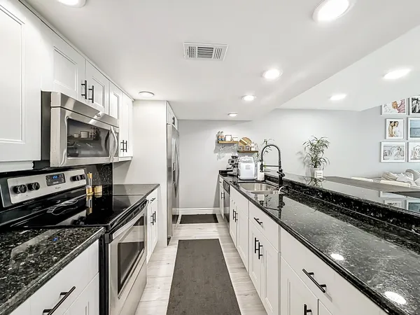 $3,350 | 11313 Northwest 15th Street, Pembroke Pines, FL 33026