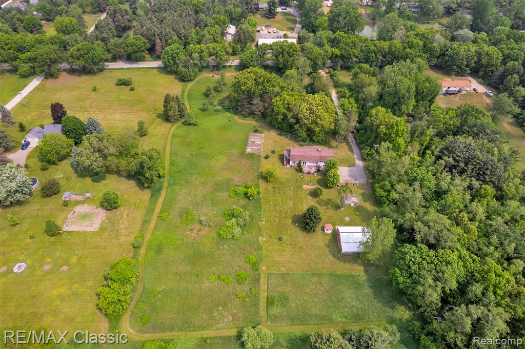 917 Middle Road Highland, MI 48357 - Photo 86 of 97