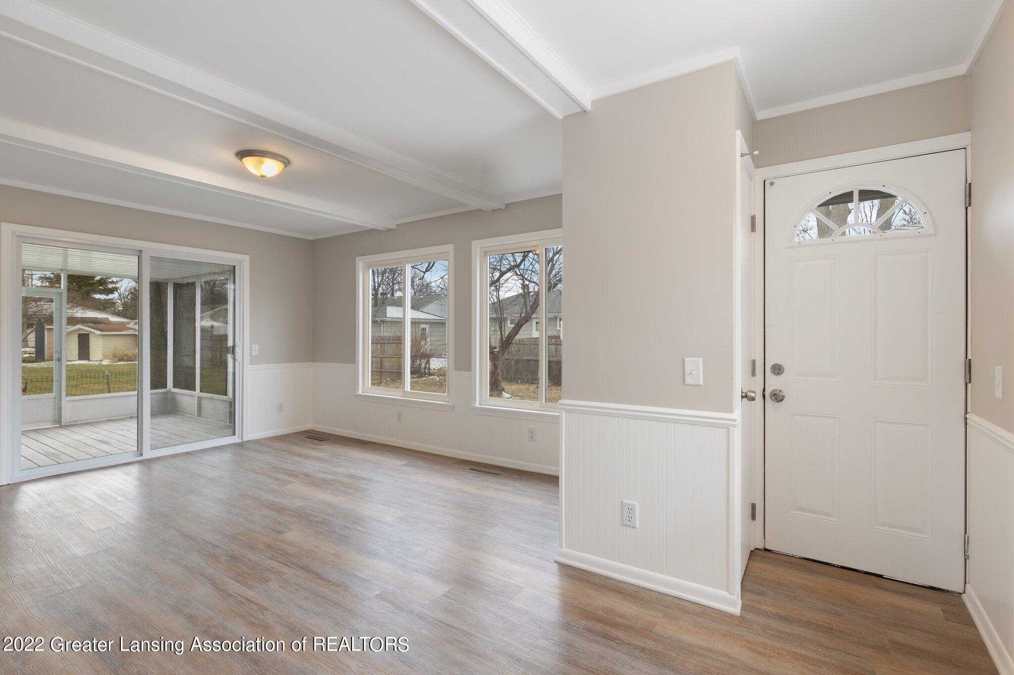 2614 Fairfax Road Lansing, MI 48910 - Photo 12 of 32 18-web-or-mls-2614-fairfax-rd