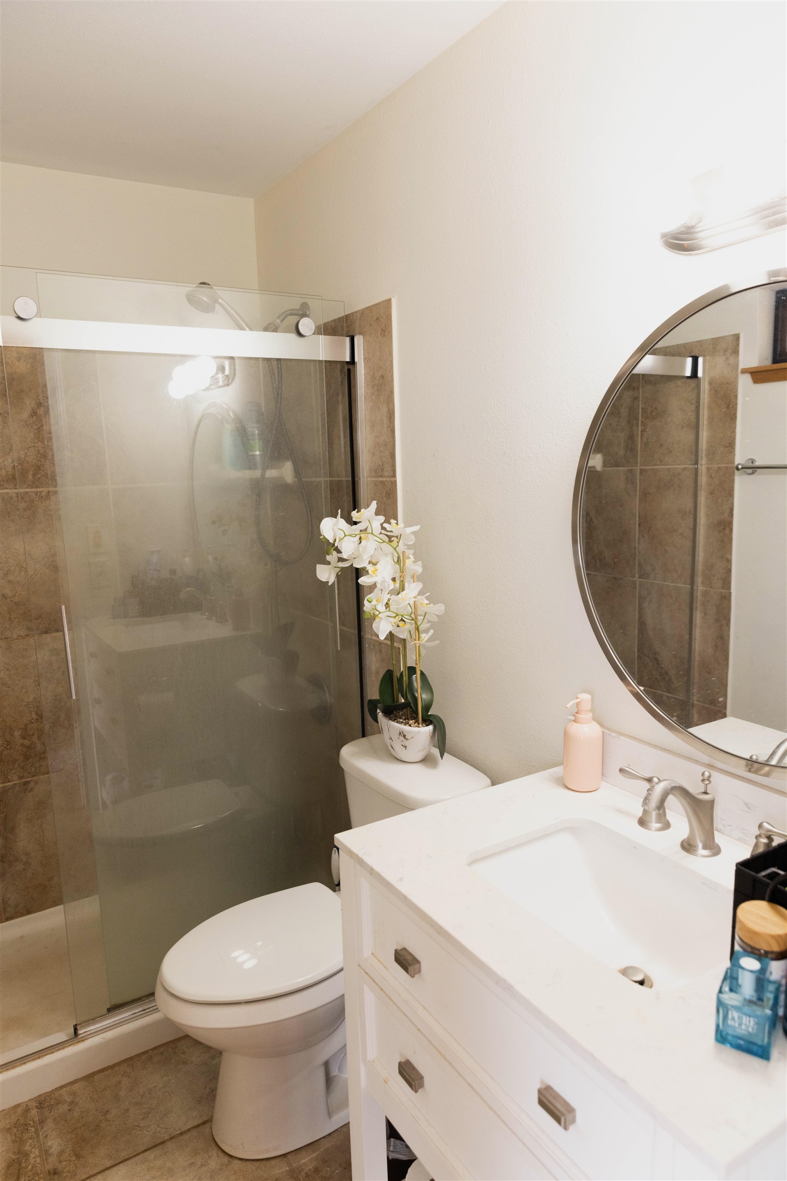 3740 Lower Honoapiilani Road, Unit G309 Lahaina, HI 96761 - Photo 8 of 17 a bathroom with a sink toilet and shower