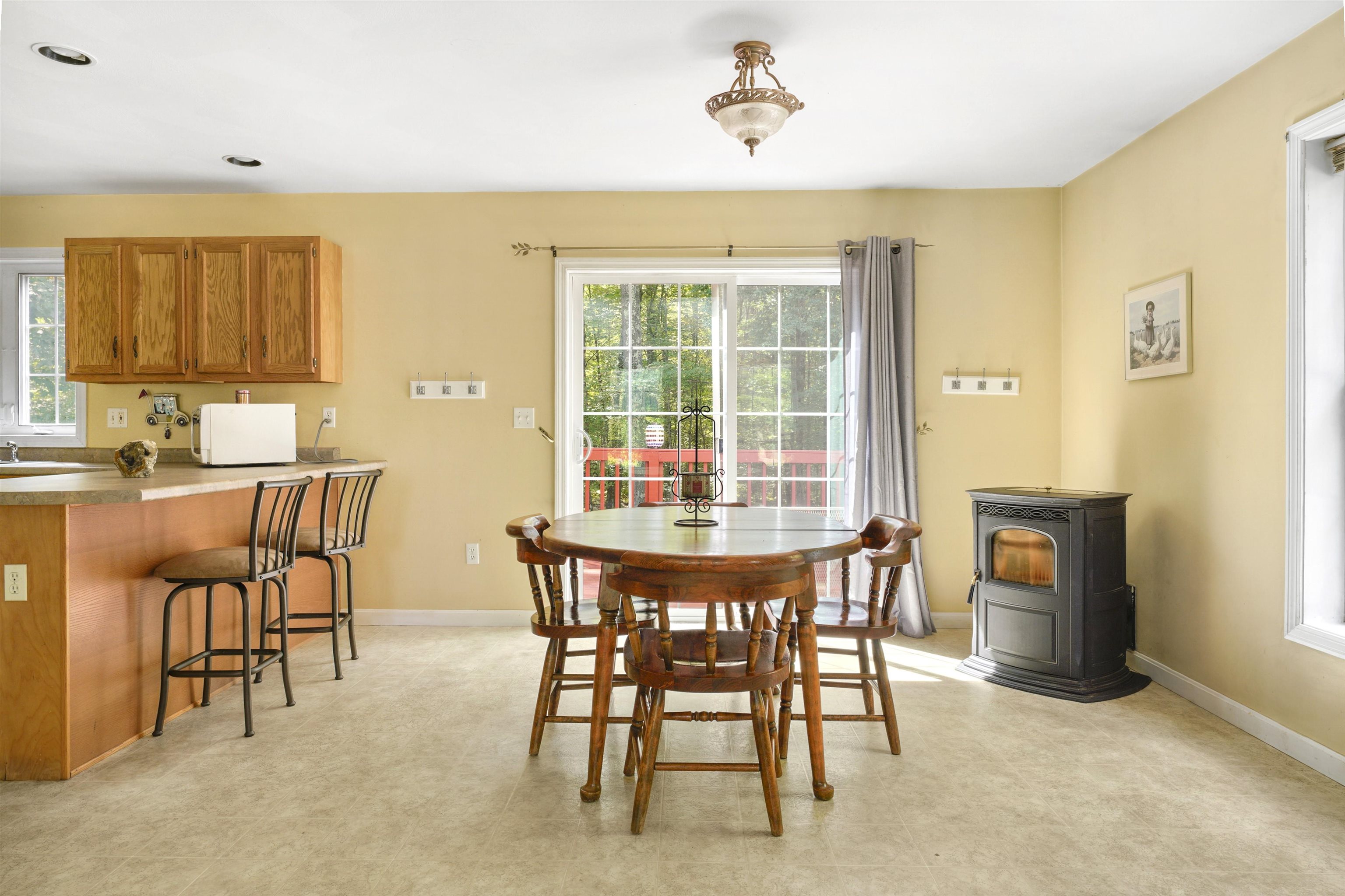 266 Center Hill Road Epsom, NH 03234 - Photo 6 of 44