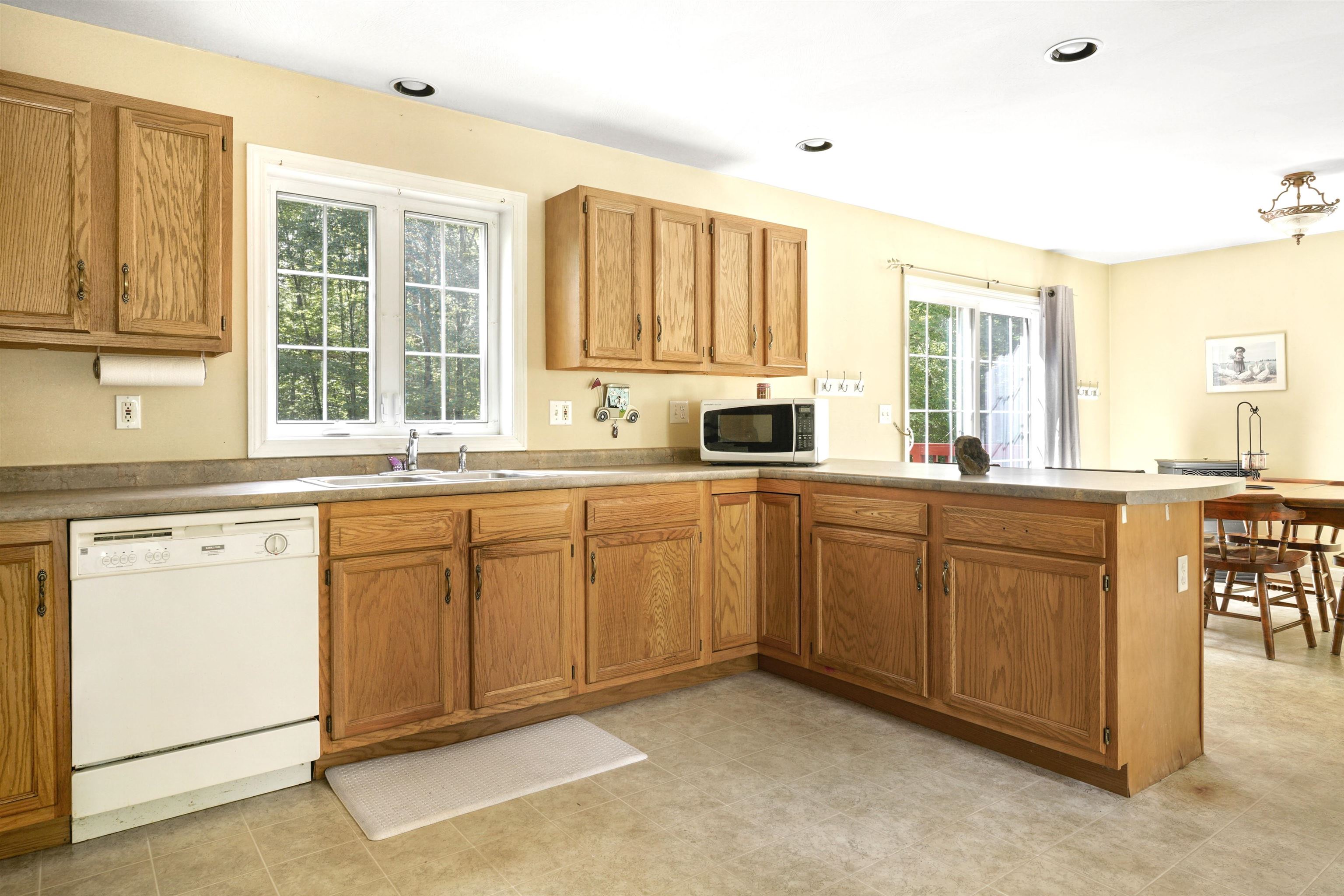 266 Center Hill Road Epsom, NH 03234 - Photo 9 of 44