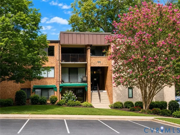 $185,000 | 1501 Regency Woods Road, Unit 304, Henrico, VA 23238