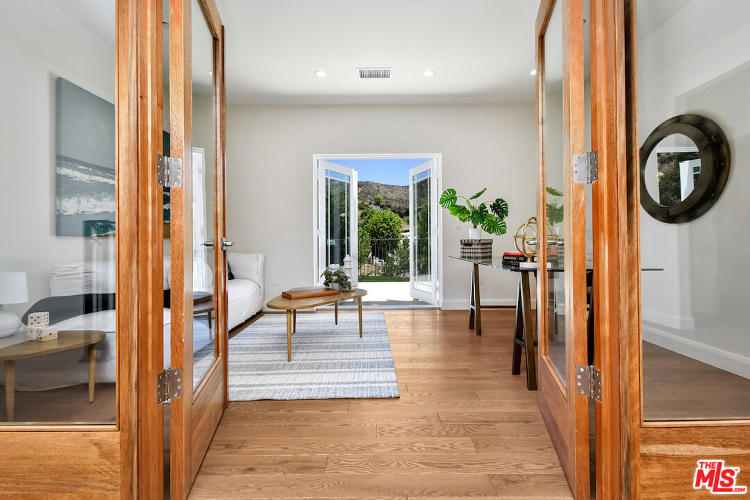 29677 Mulholland Highway Agoura Hills, CA 91301 - Photo 14 of 66 Gallery Image 14