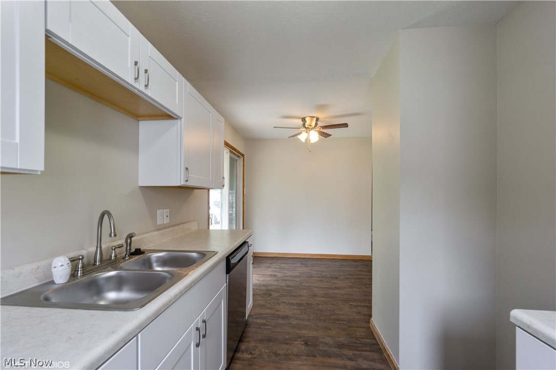 30112 Vineyard Road Willowick, OH 44095 - Photo 11 of 23