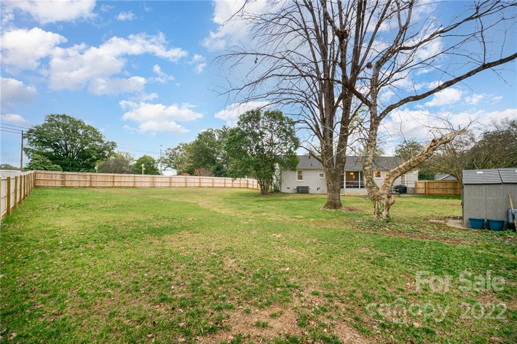 5200 Londonderry Road Charlotte, NC 28210 - Photo 23 of 28 a view of yard with tree s