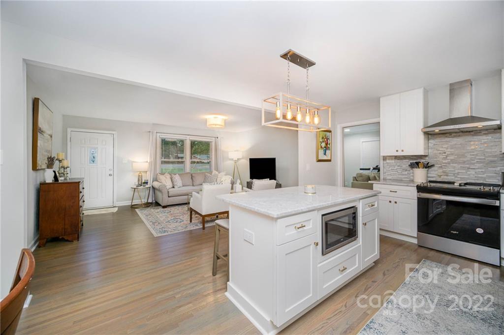 5200 Londonderry Road Charlotte, NC 28210 - Photo 5 of 28 a kitchen with a stove top oven and refrigerator