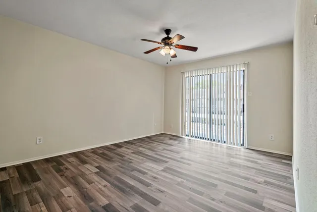 $89,900 | 6633 West Airport Boulevard, Unit 916, Houston, TX 77035