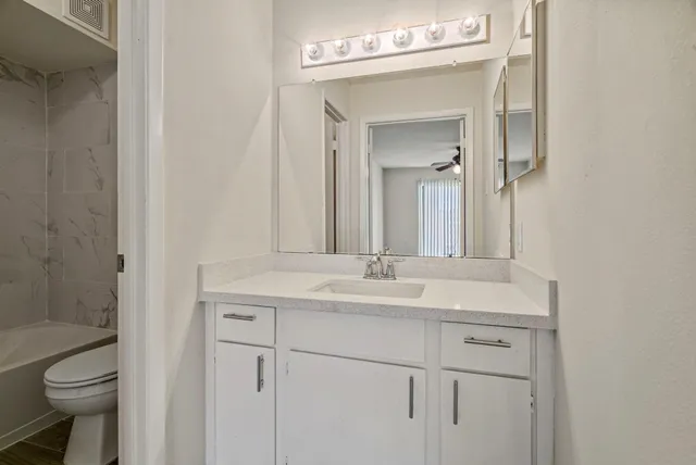 $89,900 | 6633 West Airport Boulevard, Unit 916, Houston, TX 77035