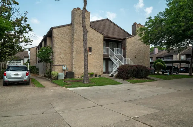 $89,900 | 6633 West Airport Boulevard, Unit 916, Houston, TX 77035