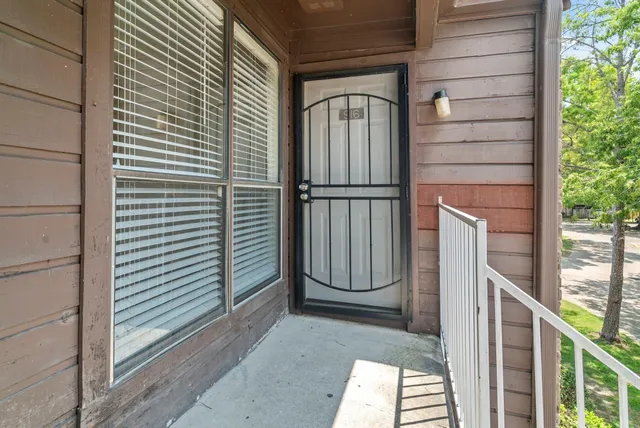 $89,900 | 6633 West Airport Boulevard, Unit 916, Houston, TX 77035