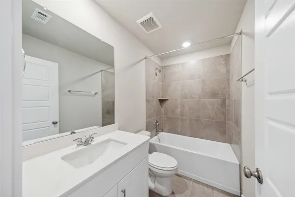 $1,900 | 1666 Shae Oak Lane, Conroe, TX 77304