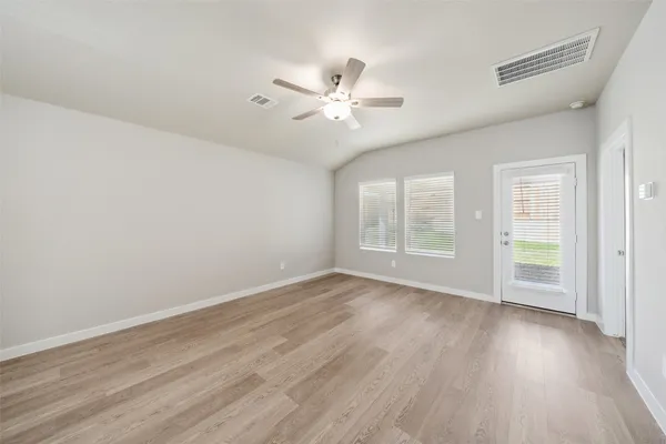 $1,900 | 1666 Shae Oak Lane, Conroe, TX 77304