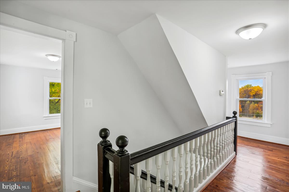 10100 Moxley Road Damascus, MD 20872 - Photo 28 of 79 Sun filled upper level Hall